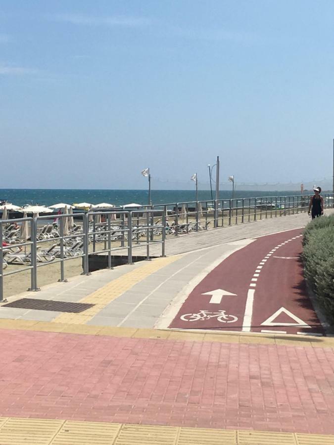 Larnaca Beach Apartment 44 Exterior foto